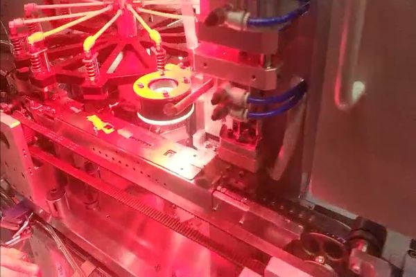 CCD定位激光打標晶振行業(yè)應用