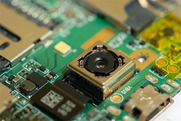 組裝與點(diǎn)膠工藝，小小攝像頭模組里的大乾坤