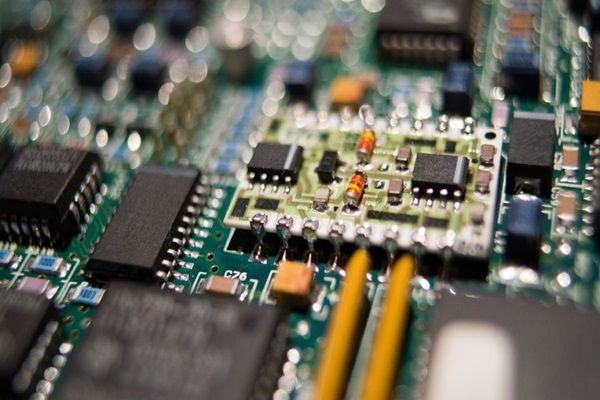 機(jī)器視覺(jué)的電子元器件激光打標(biāo)應(yīng)用